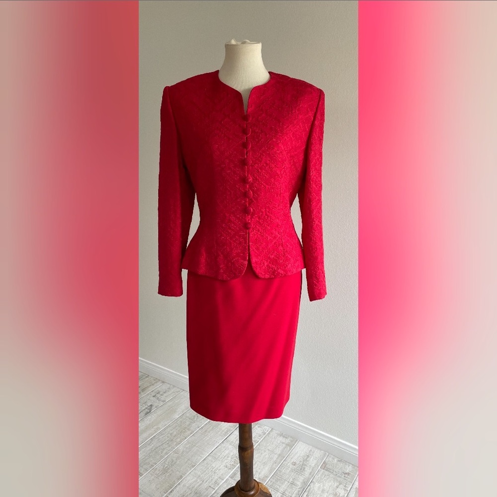 Sergio Soldano wool and silk red jacket with skirt. Size 44 - US S/M
